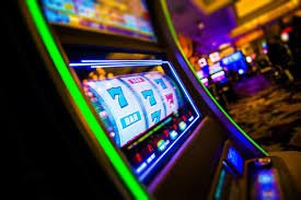 Payment methods and deposit screen on semutwin login showing DANA, OVO, GoPay, and bank options